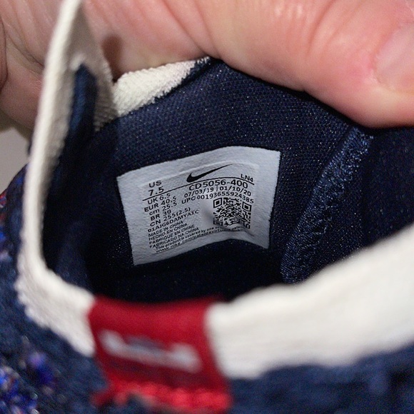 Nike LeBron 17 UConn 2020 Basketball Shoes Sz 7.5 Men / 9 Women New - Picture 5 of 10